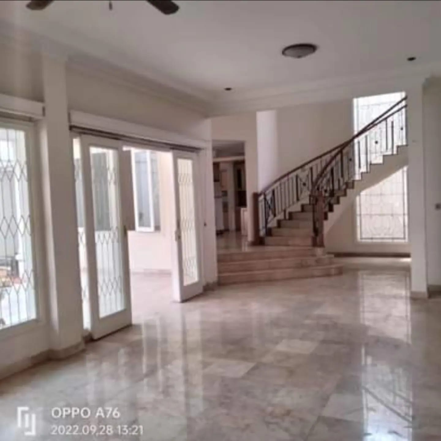 Dijual rumah sultan mewah termegah komplek modern Di Lebak Bulus