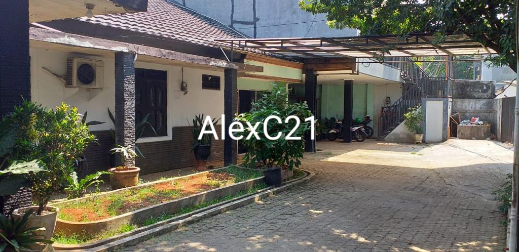 Dijual Aset Rumah Luas + kost Lokasi Premium di Cilandak Barat