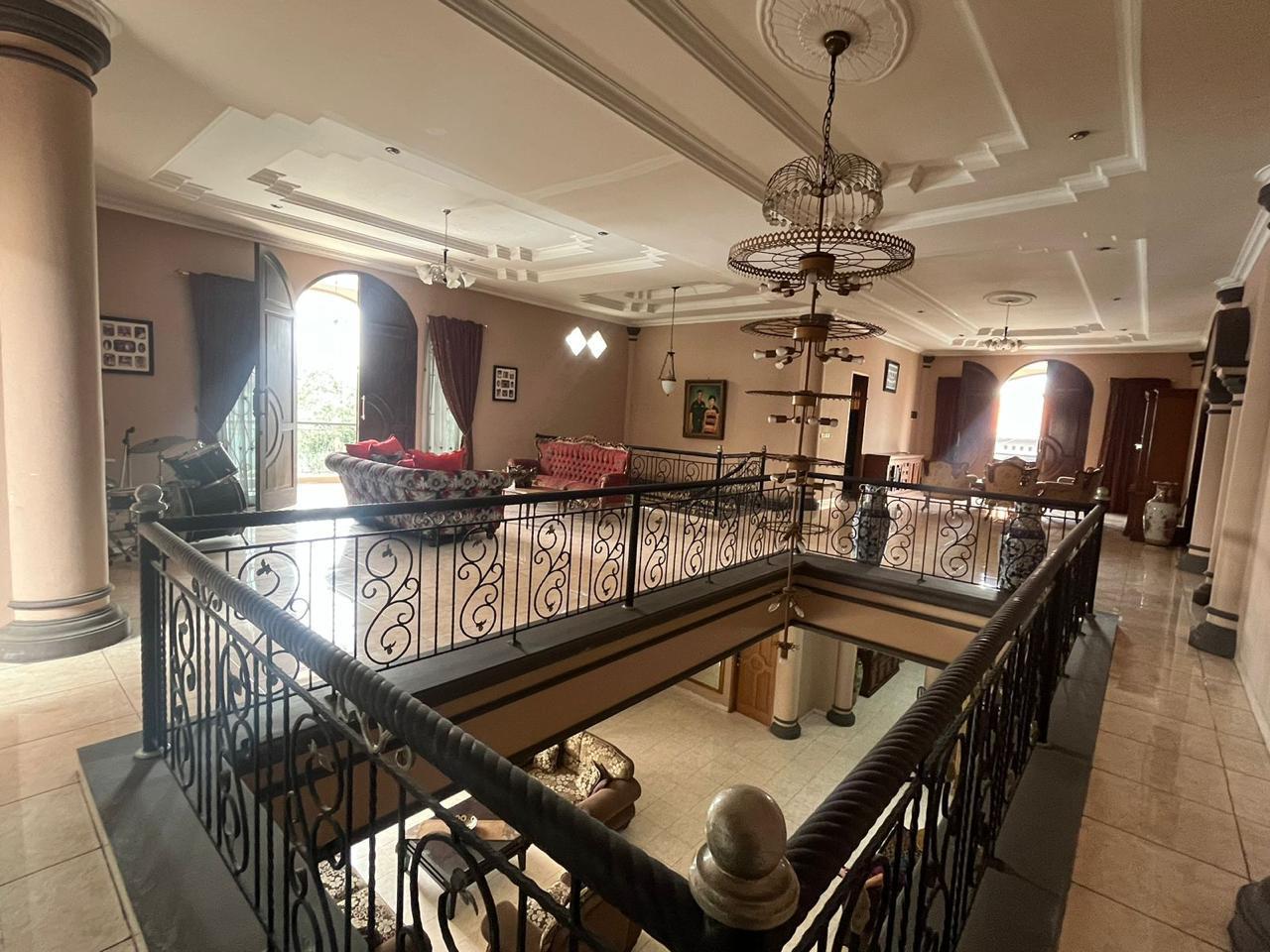 Dijual rumah mewah di area Kayu Manis, Utan Kayu Selatan