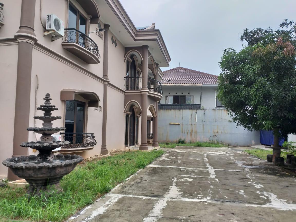 Dijual rumah mewah di area Kayu Manis, Utan Kayu Selatan