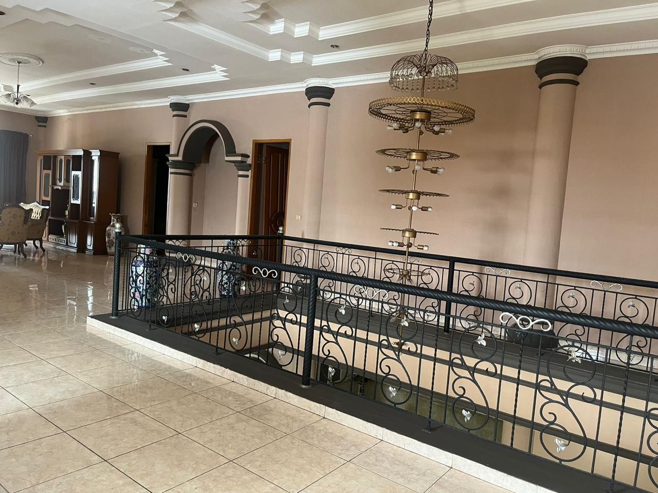 Dijual rumah mewah di area Kayu Manis, Utan Kayu Selatan