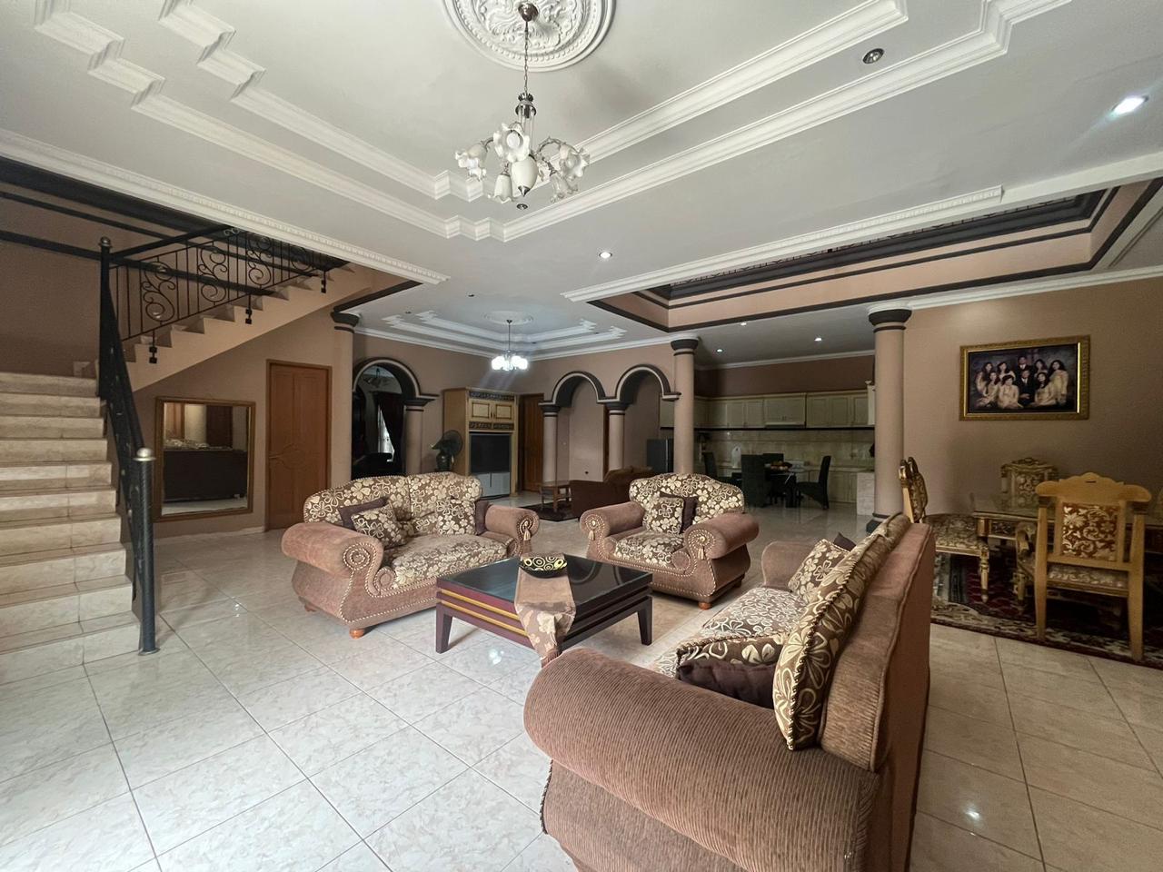 Dijual rumah mewah di area Kayu Manis, Utan Kayu Selatan