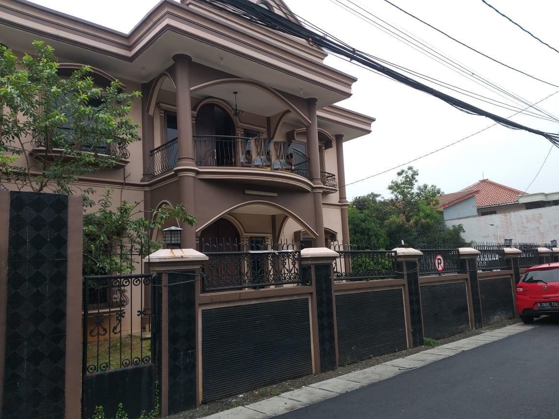 Dijual rumah mewah di area Kayu Manis, Utan Kayu Selatan