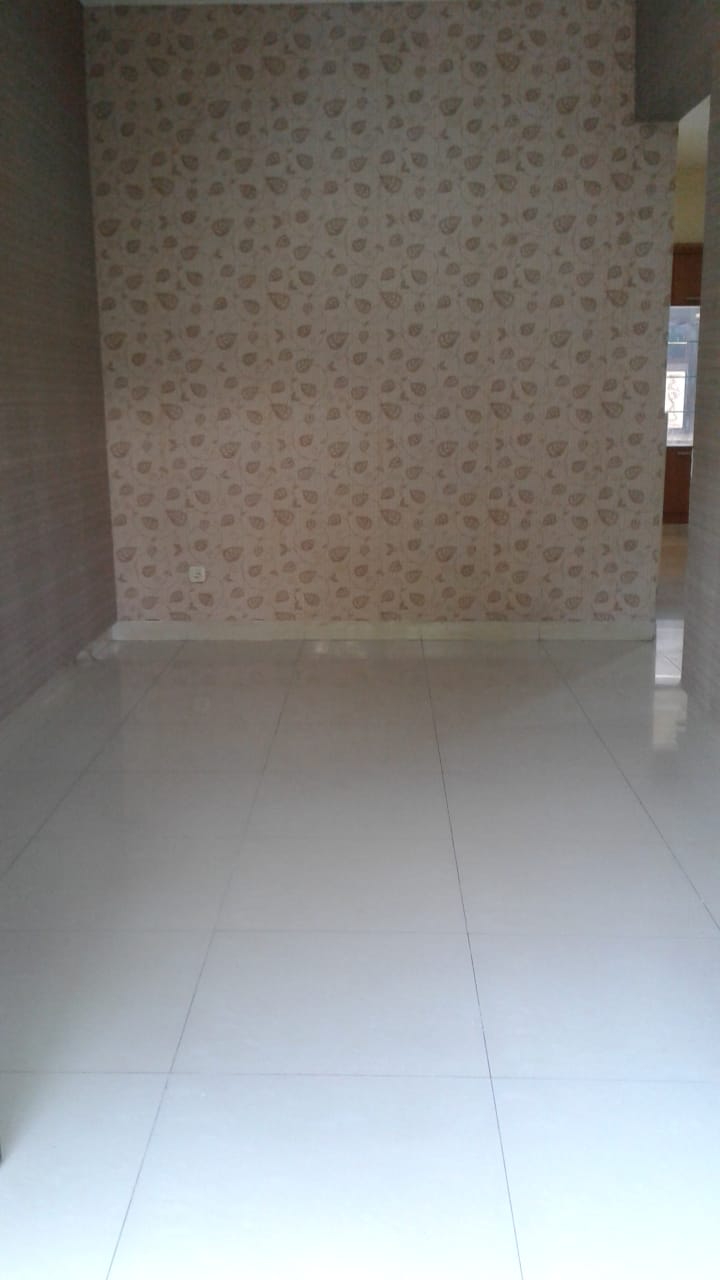 Dijual rumah komplek Taman Himalaya Karawaci  Kelapa Dua