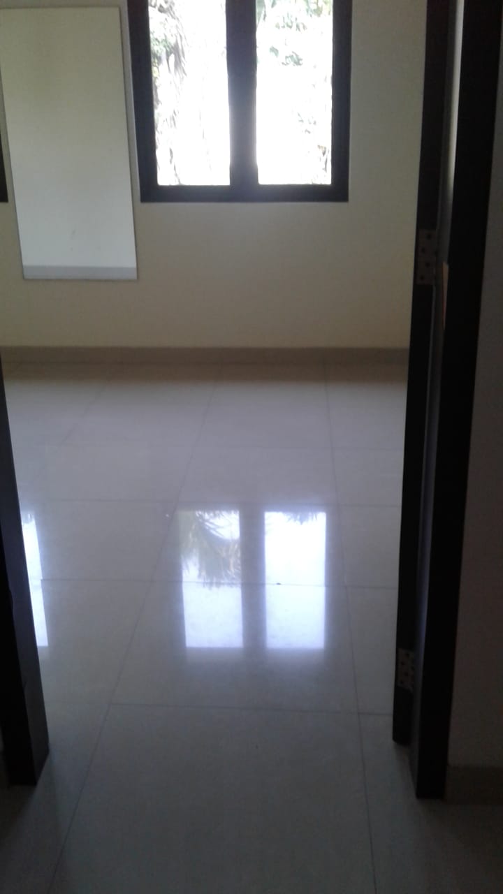 Dijual rumah komplek Taman Himalaya Karawaci  Kelapa Dua