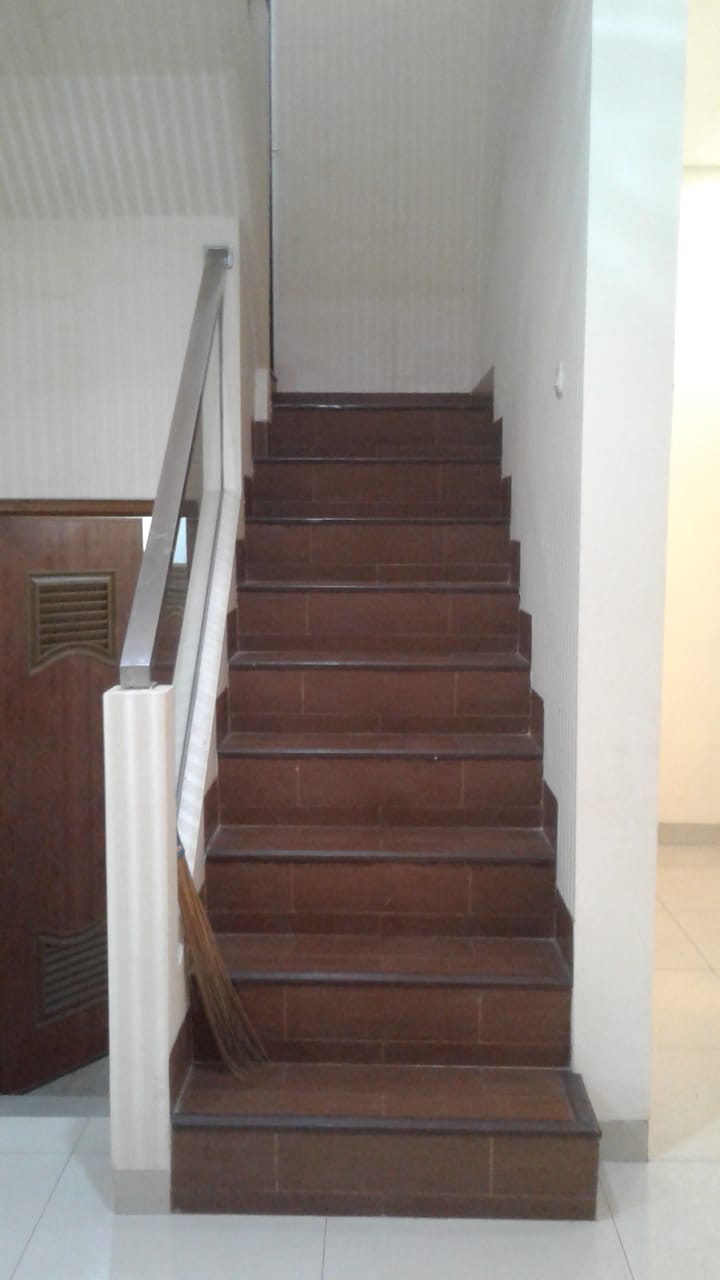 Dijual rumah komplek Taman Himalaya Karawaci  Kelapa Dua