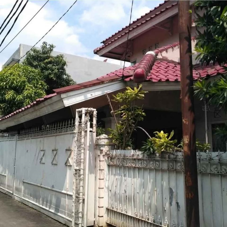 Dijual murah rumah hook komplek dekat PIM Di Pondok Pinang