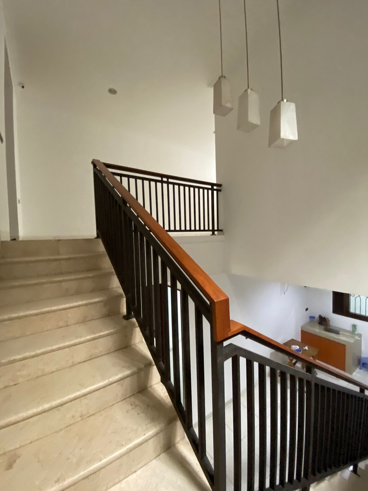 Dijual Rumah 2½lantai strategis Di Cilandak Timur, Jaksel.