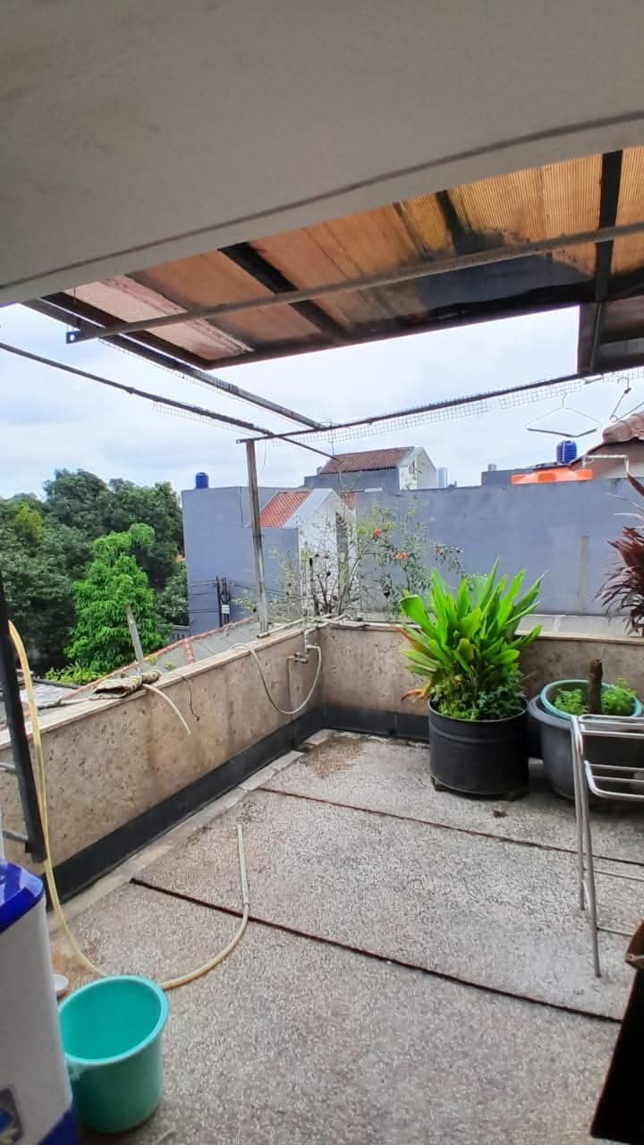 Dijual Rumah 2½lantai strategis Di Cilandak Timur, Jaksel.