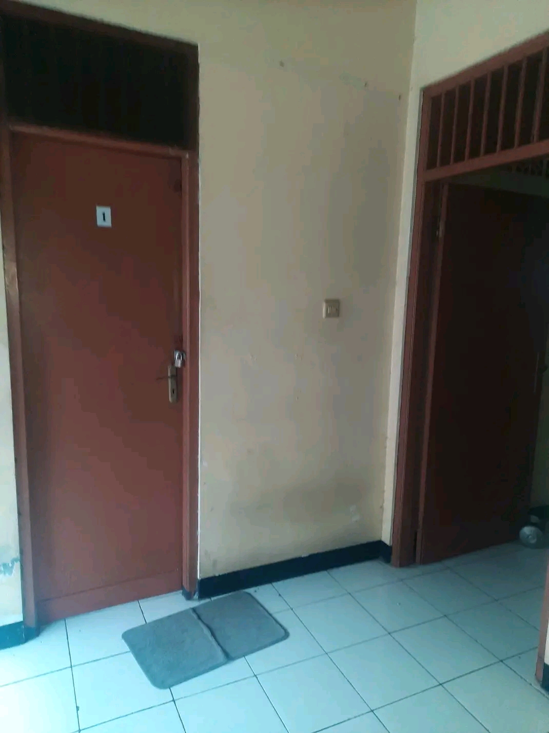Dijual Rumah 2Lt plus kost-kostan Strategis Di Kebayoran Baru.
