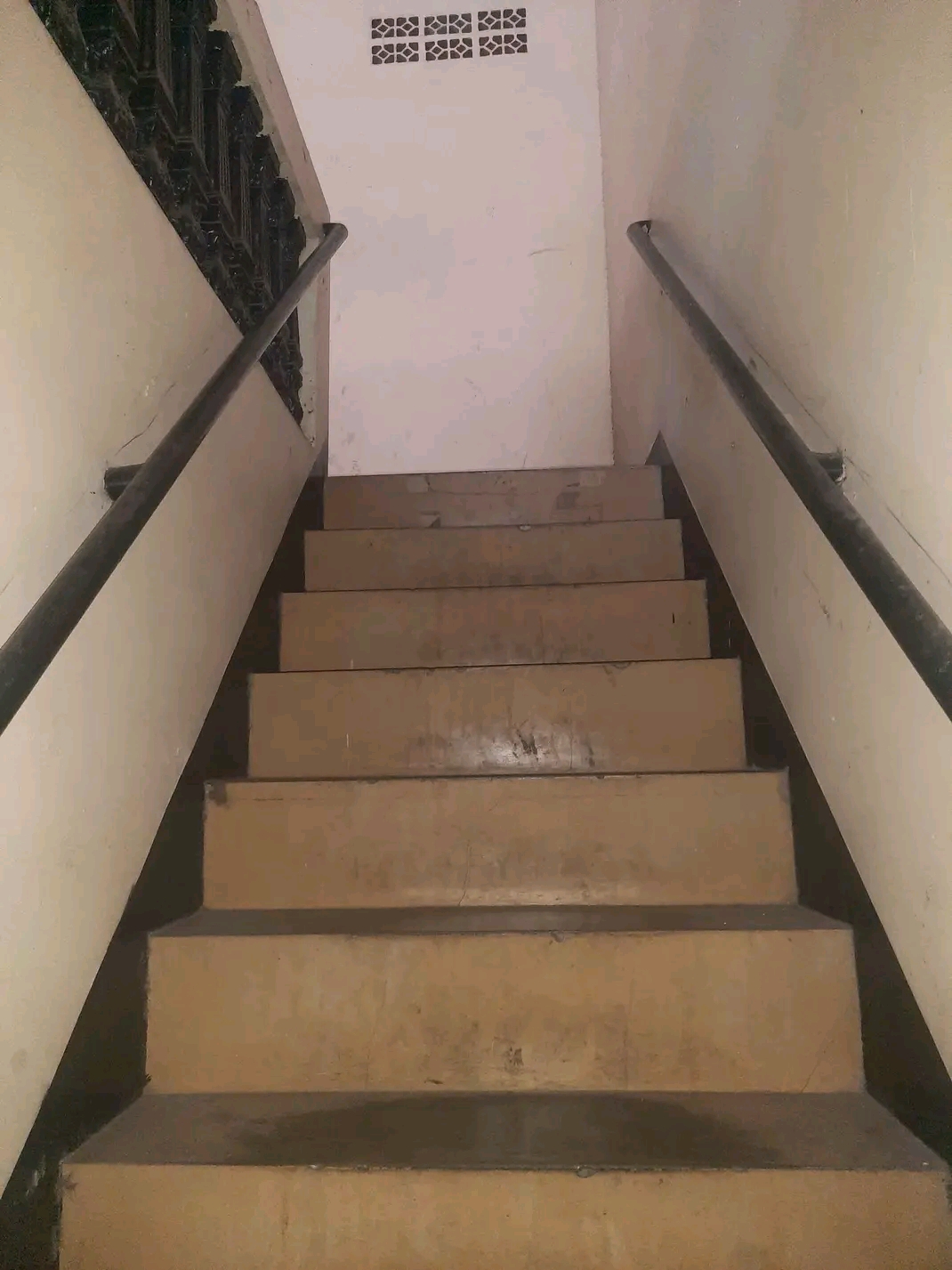 Dijual Rumah 2Lt plus kost-kostan Strategis Di Kebayoran Baru.