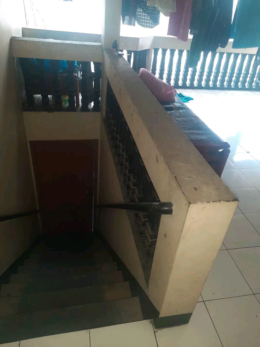 Dijual Rumah 2Lt plus kost-kostan Strategis Di Kebayoran Baru.