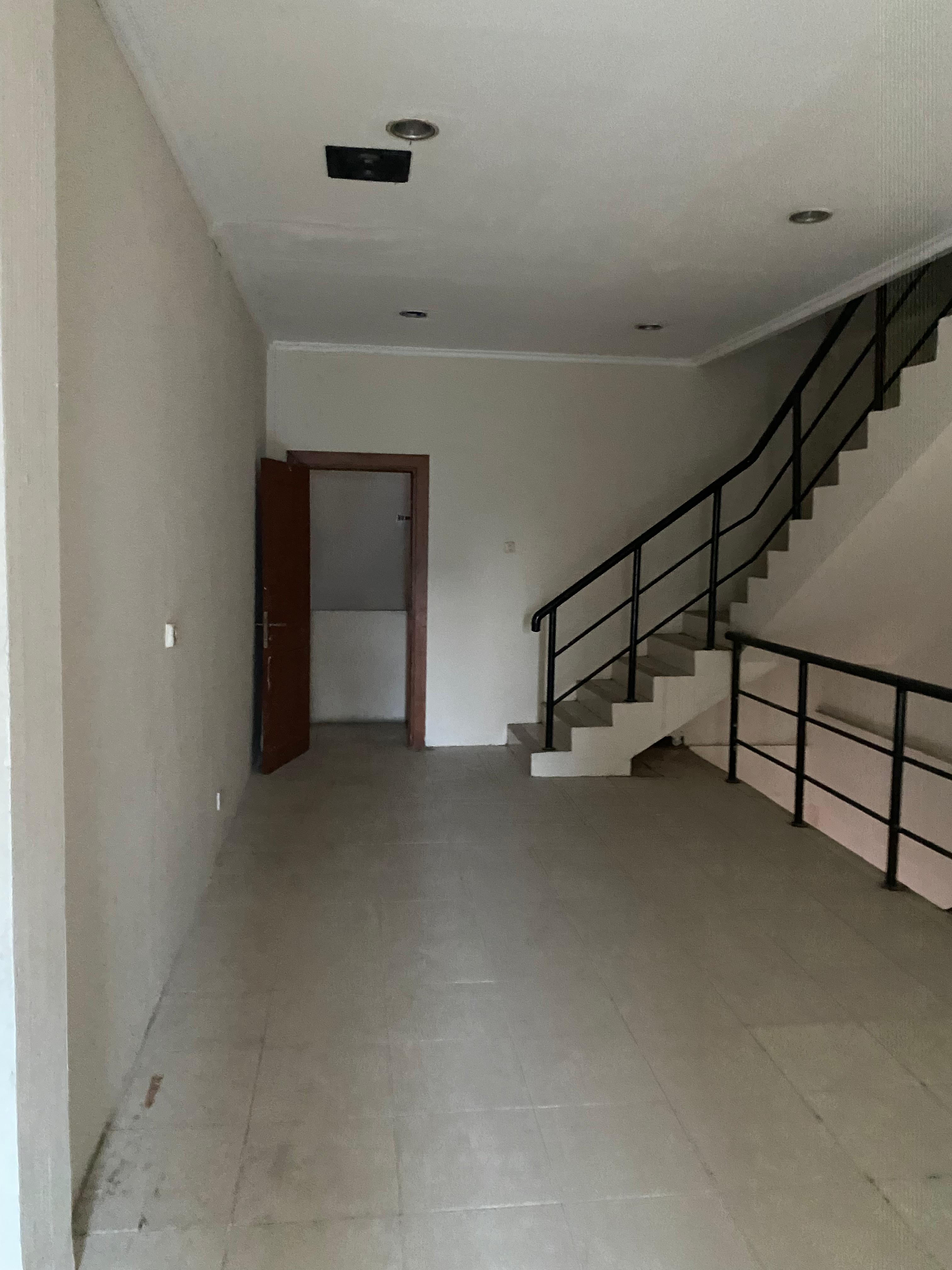 Disewa ruko cocok untuk invest di PTC Pulo Gadung Trade Centre