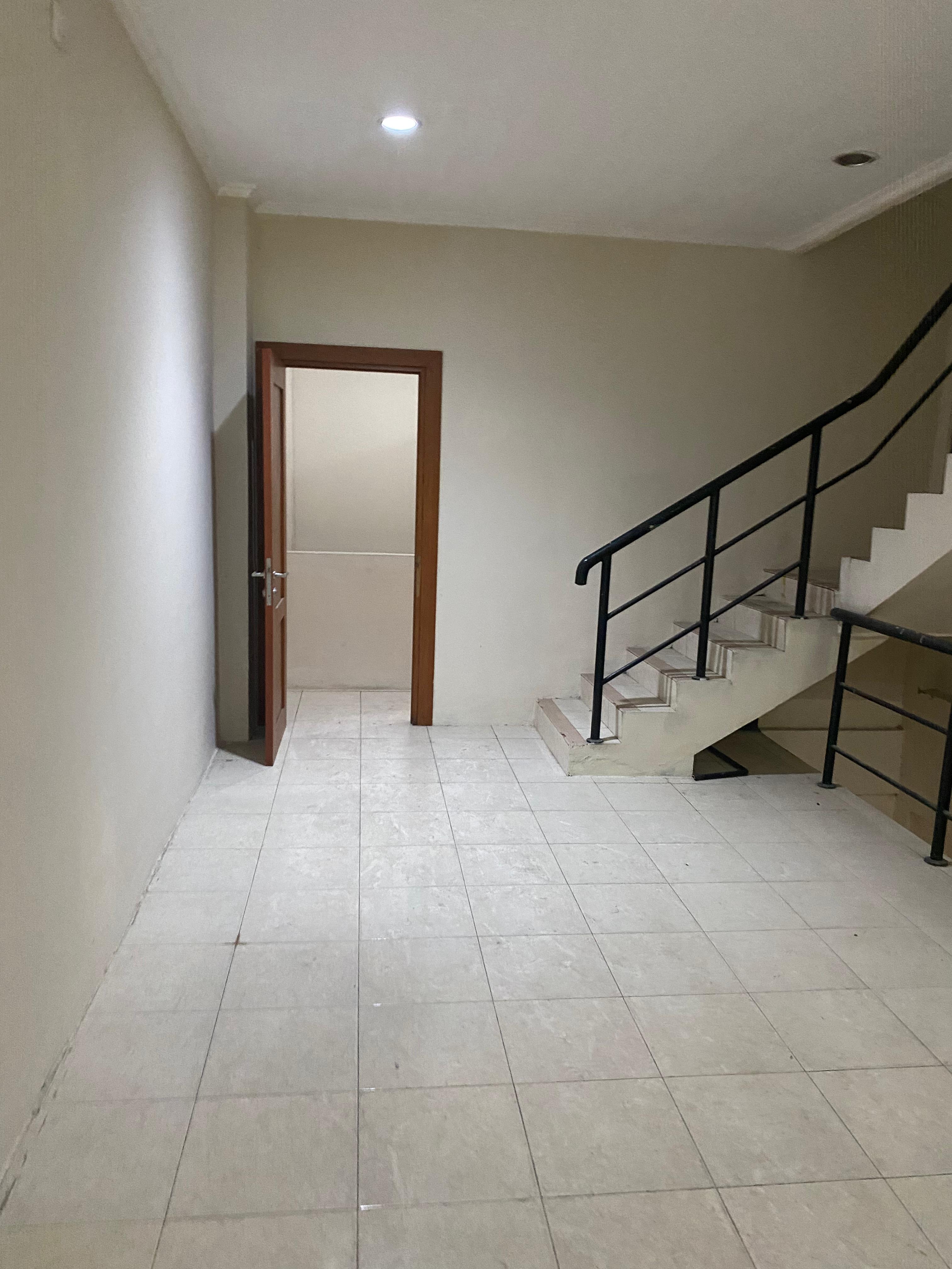 Disewa ruko cocok untuk invest di PTC Pulo Gadung Trade Centre