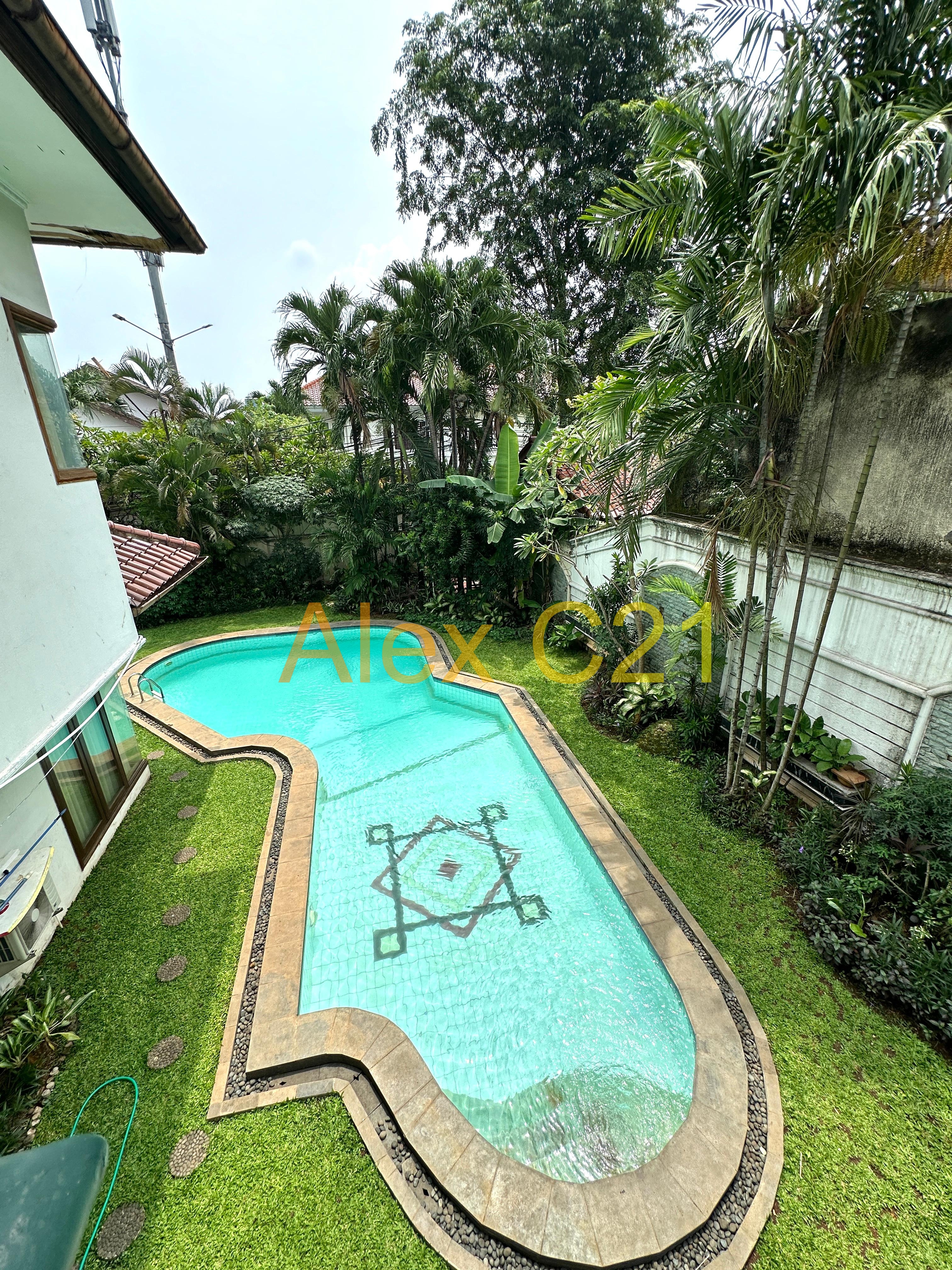 Dijual Rumah Mewah + Swimming pool di Ampera, Cilandak Timur