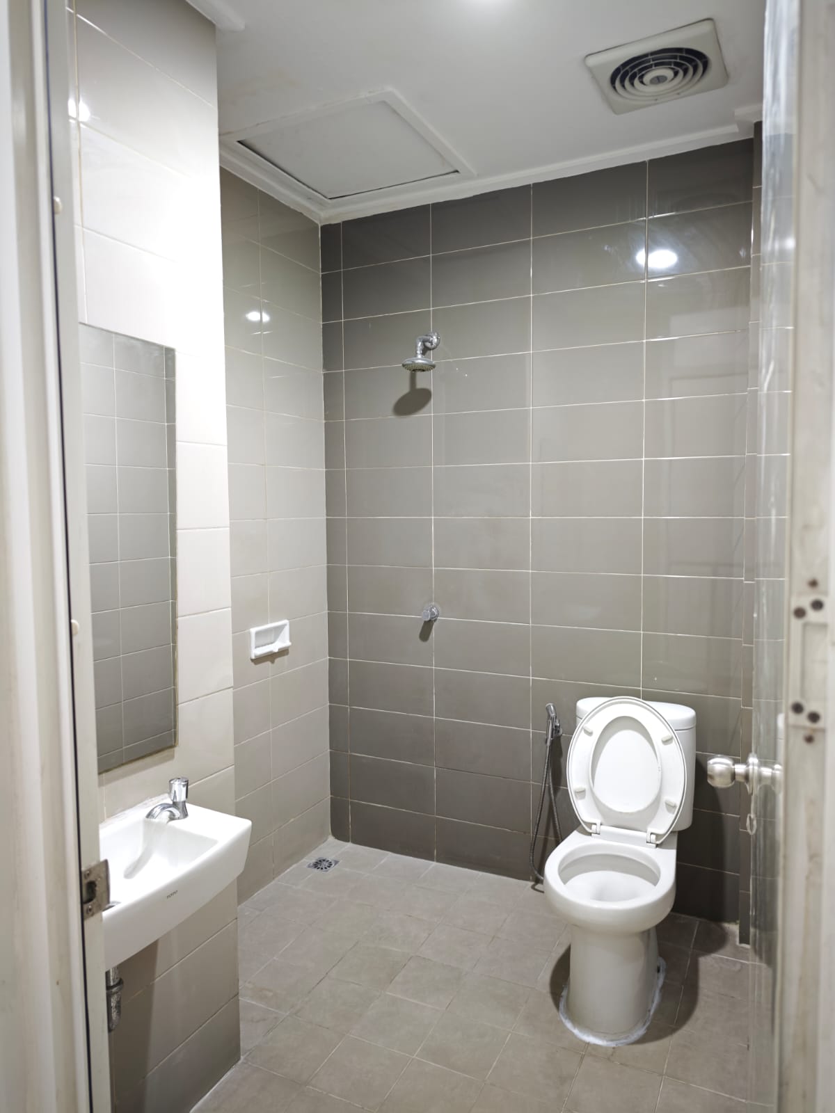 Disewakan rukan di Green Village Cipondoh, Pinang, Tangerang