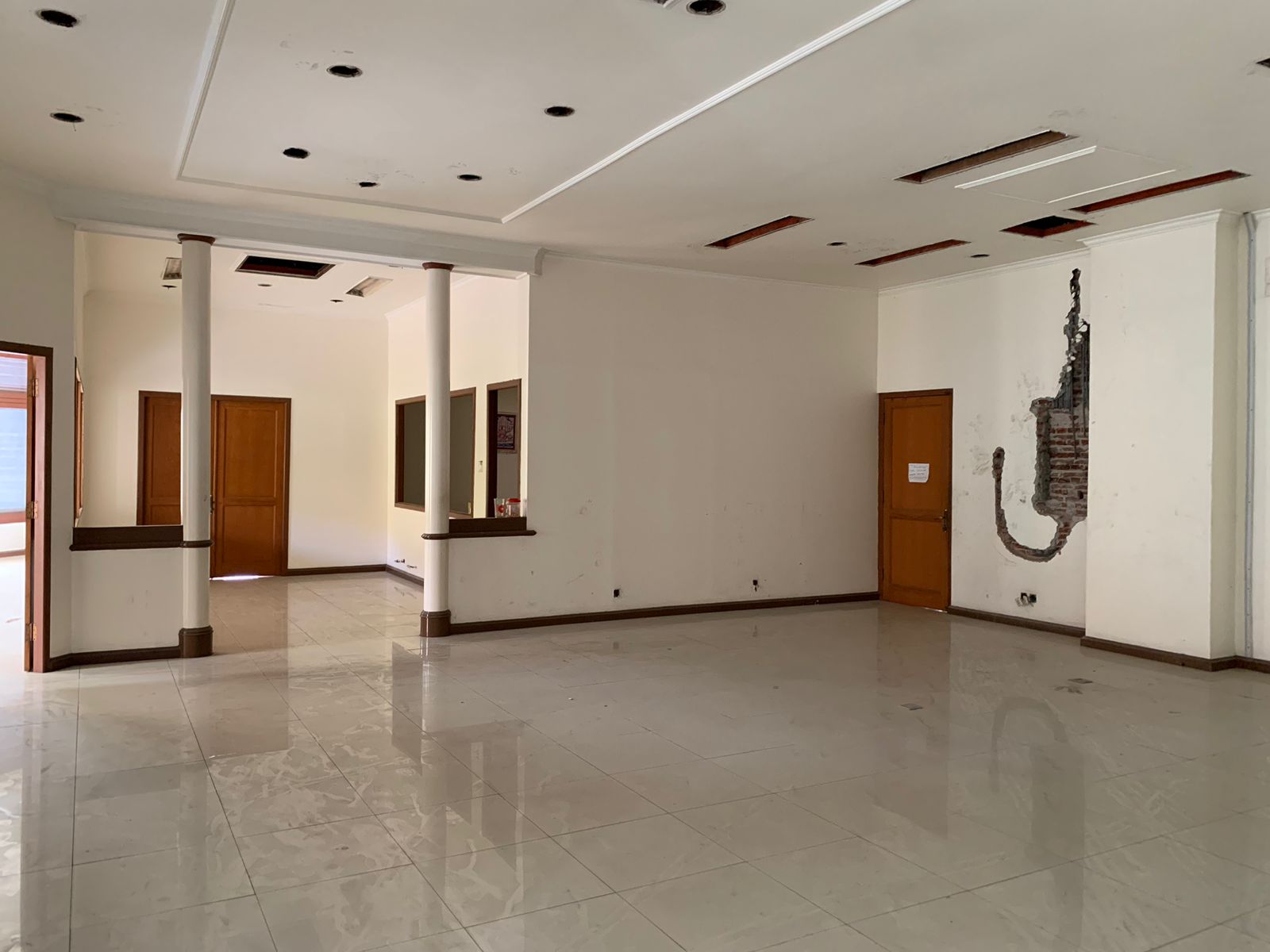 Dijual Tanah dan Gedung Jl. Tunjungan, Kel. Genteng, Surabaya