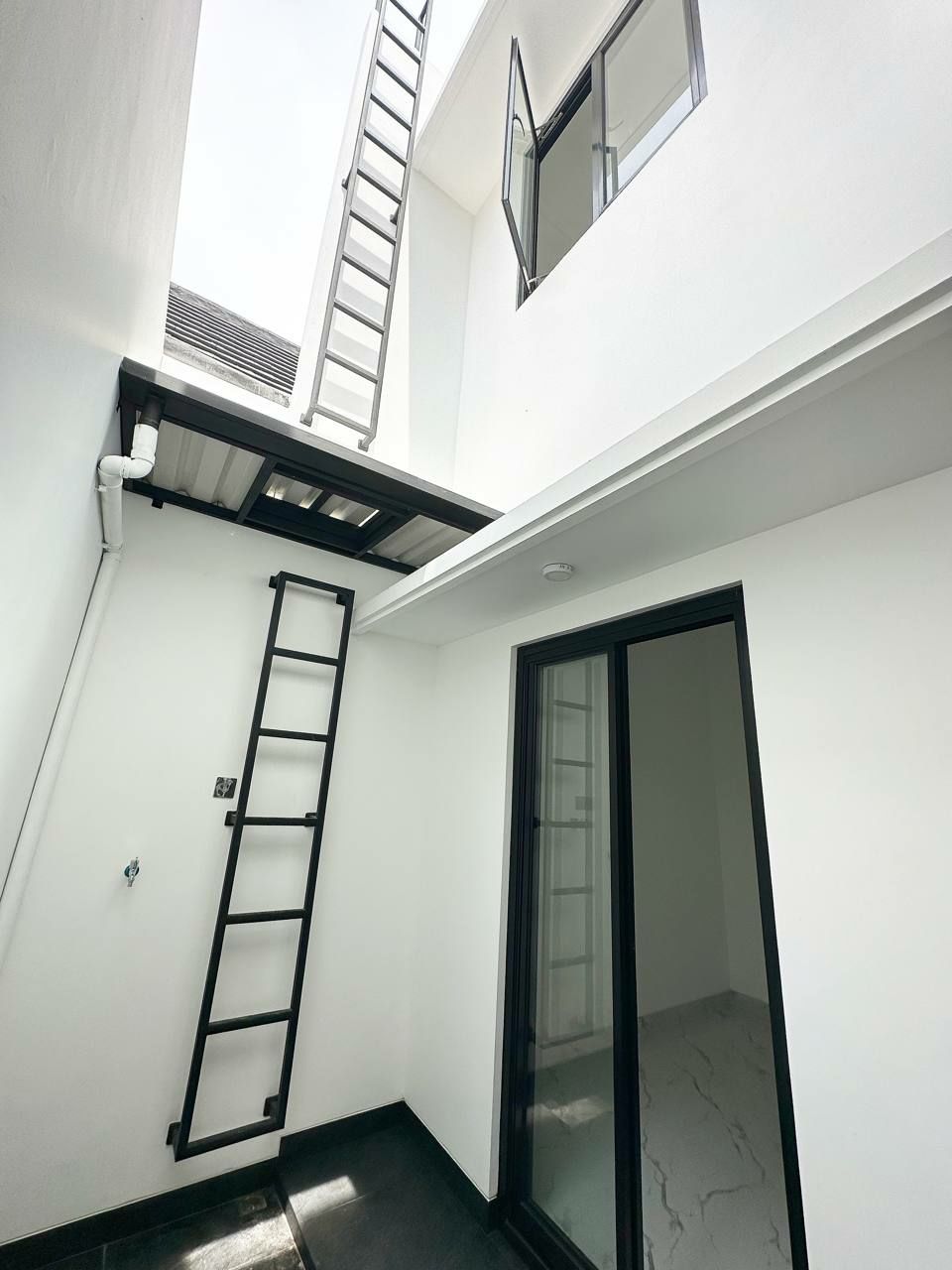 Townhouse Ceger Cipayung Jakarta Timur 5menit pintu tol