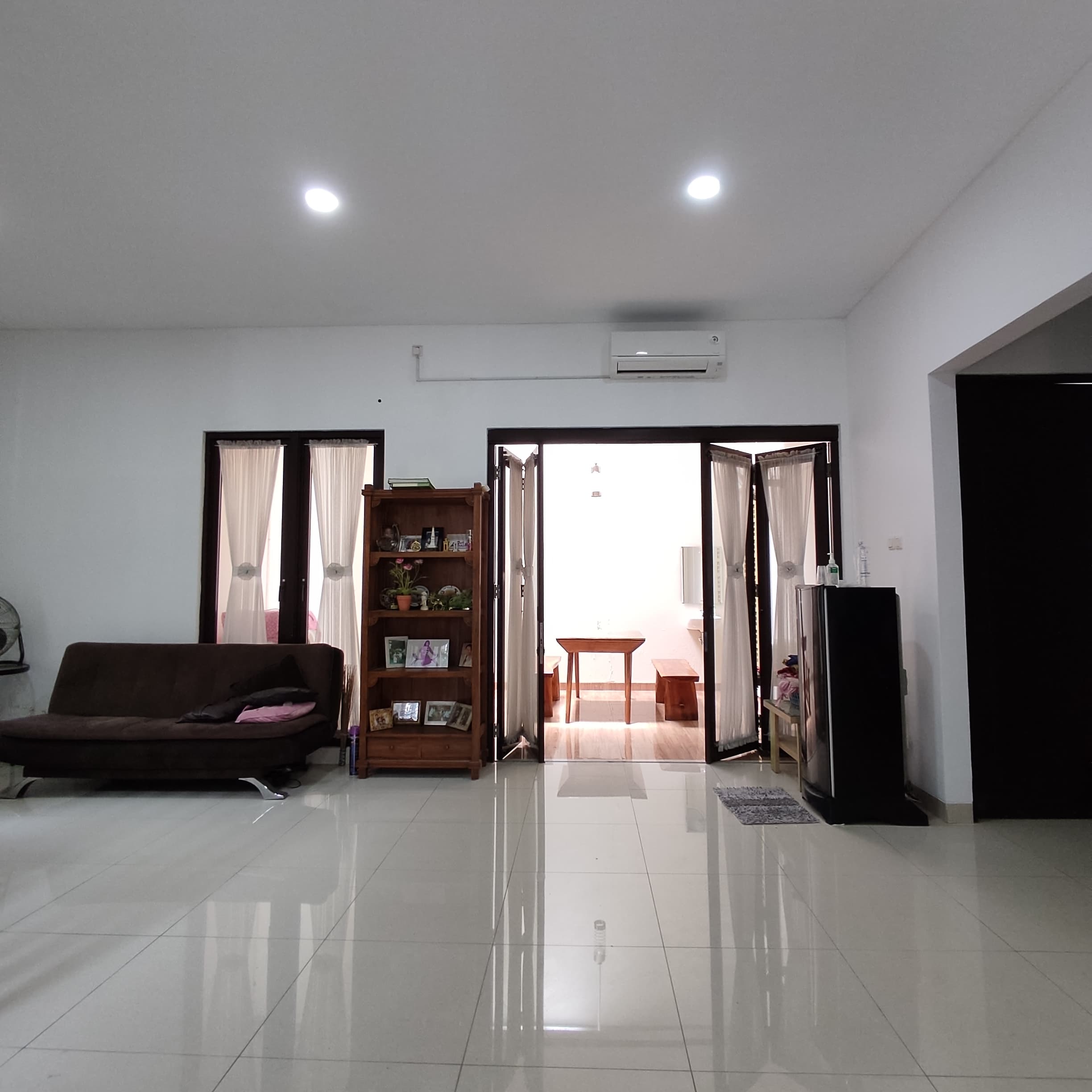 Dijual rumah posisi hook di Harapan Indah Cluster Asera