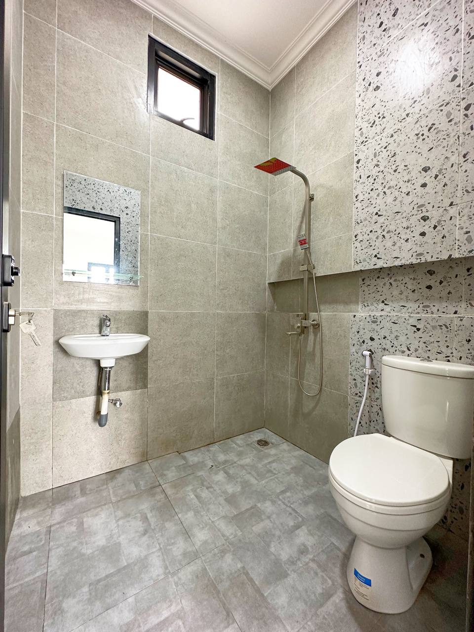 Rumah 3lantai modern kontemporer Duren sawit Jakarta Timur