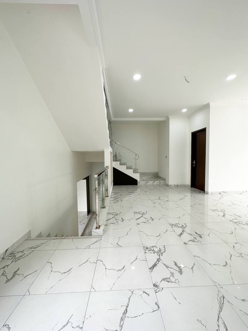 Rumah 3lantai modern kontemporer Duren sawit Jakarta Timur