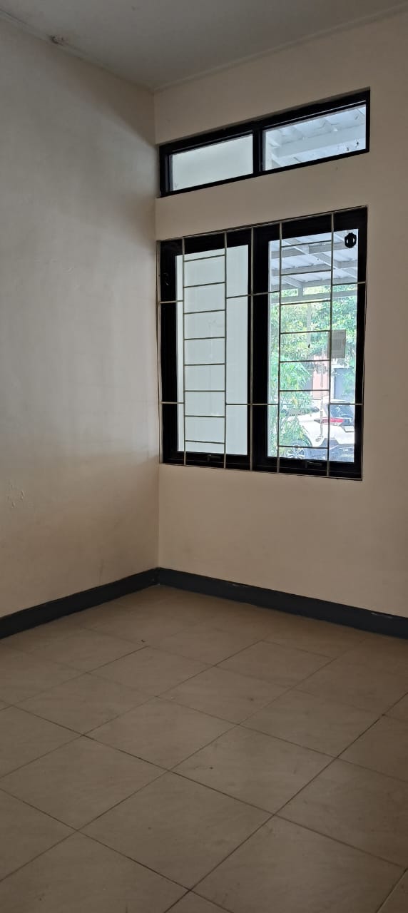 Dijual rumah terenovasi di Harapan Mulya Regency Cluster Acacia