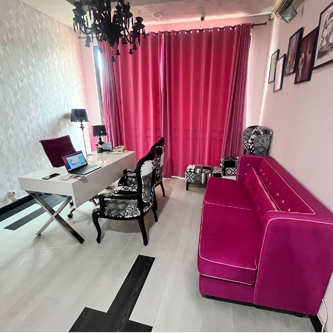 Dijual gedung komersil 3 lantai di Cipete Utara, Kebayoran Baru