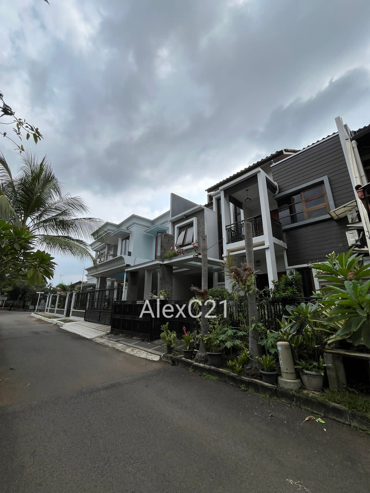 DIJUAL RUMAH dekat Mall AEON DI KOMPLEK MEWAH Lokasi di Tj Barat