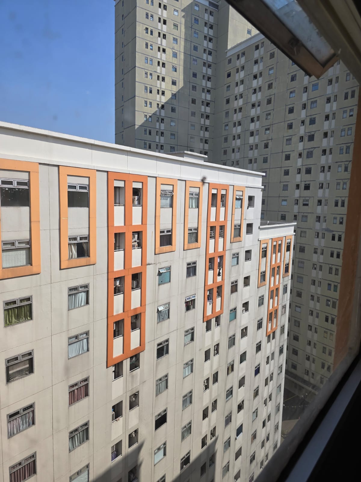 Dijual apartemen Gading Nias terenovasi semi furnished 2BR