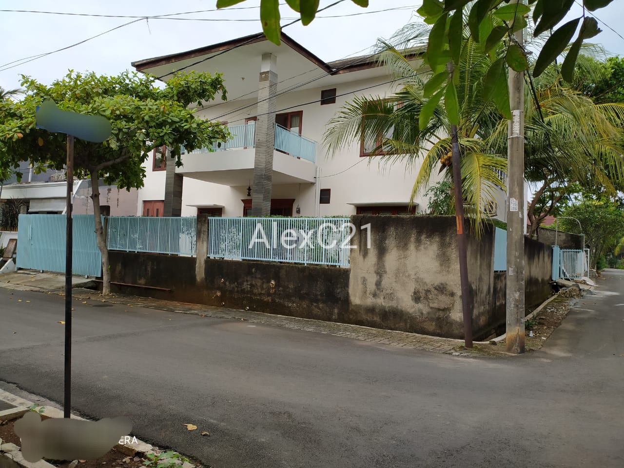 Dijual Rumah Hook komplek 2 Lantai Bonus Kos 8 Pintu di Bekasi