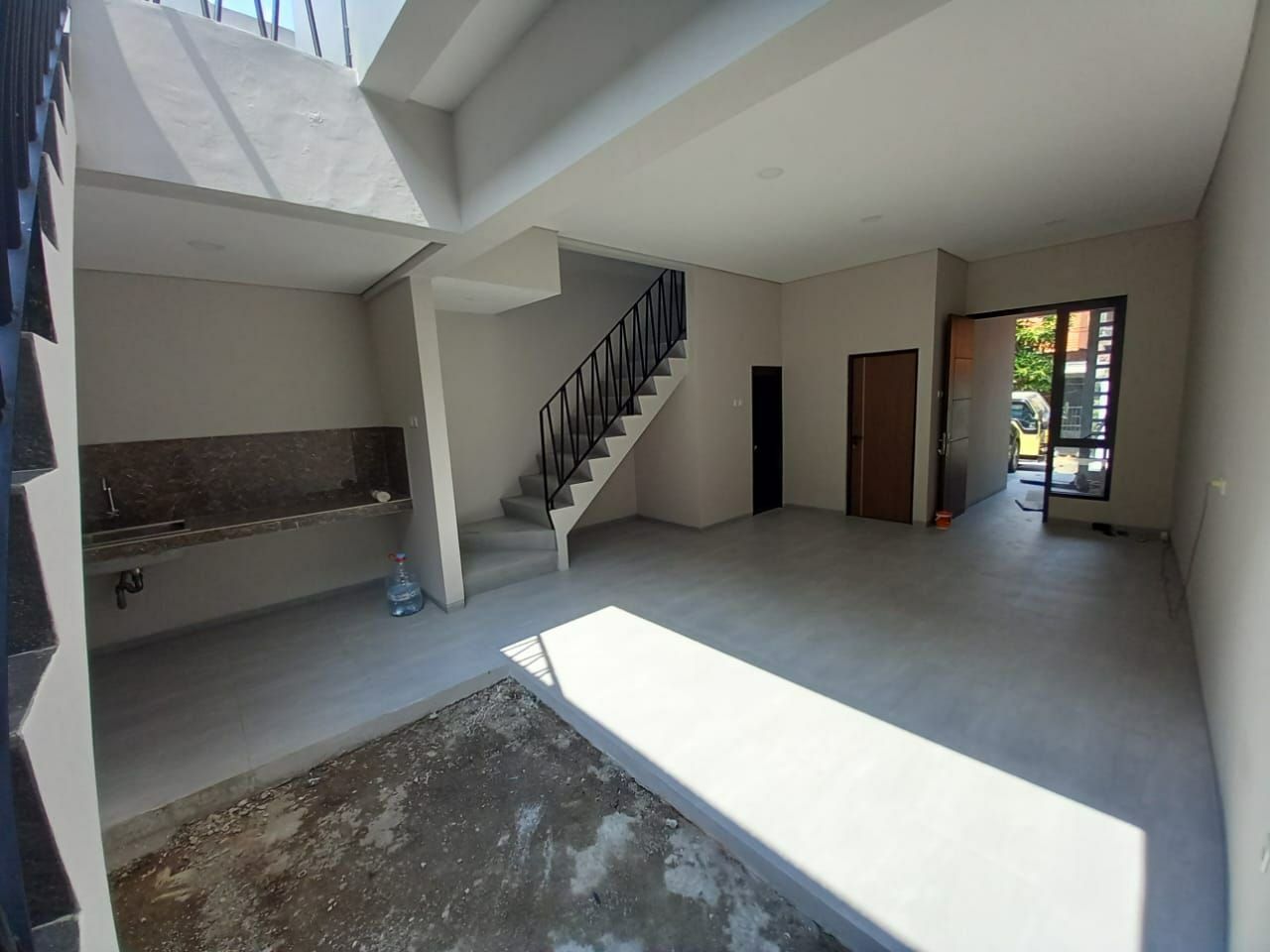 Rumah modern di Kayu Putih Pulogadung Jakarta Timur