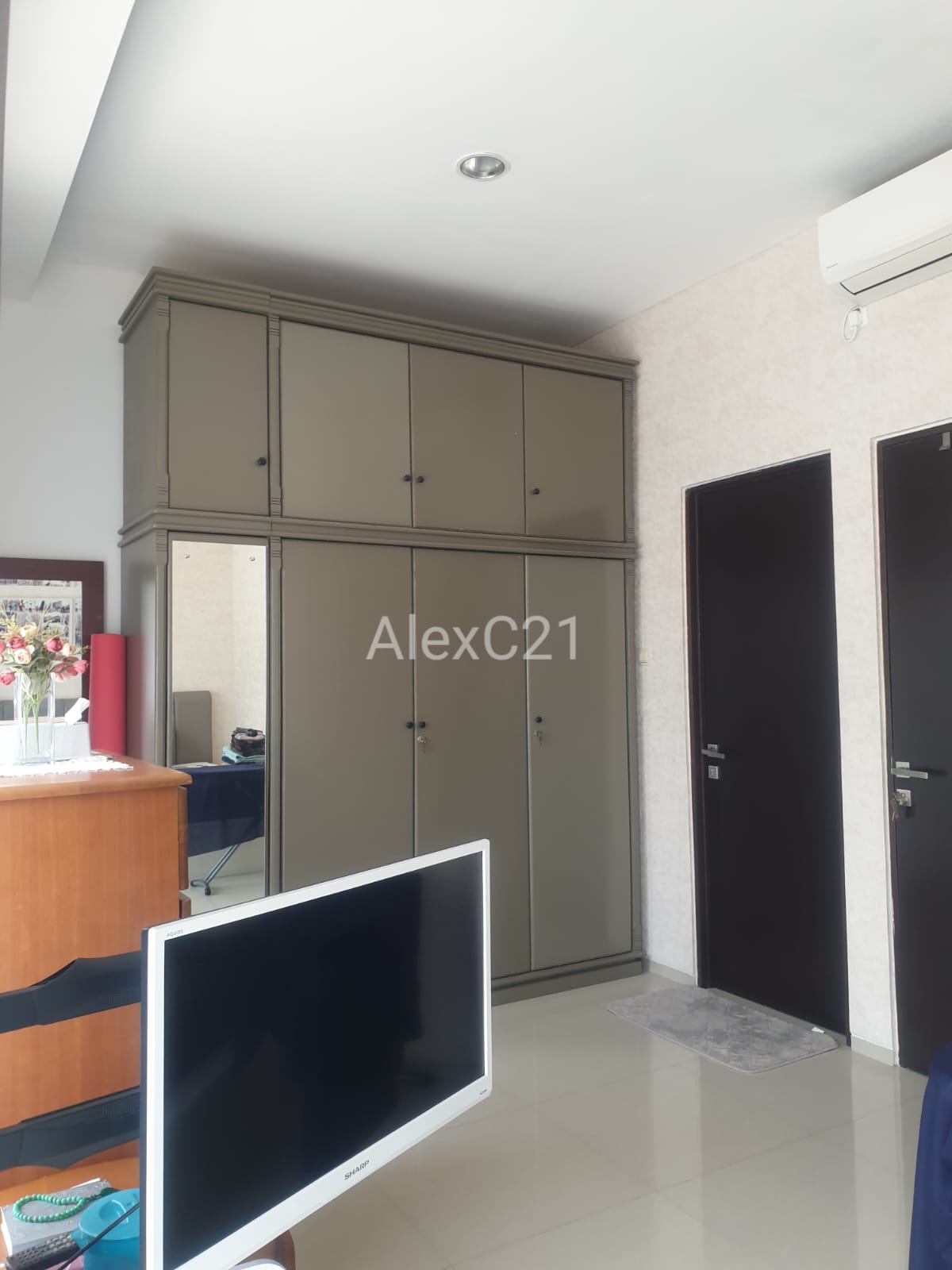 Dijual Rumah Cluster Semifurnished di Golden City, Teluk Pucung