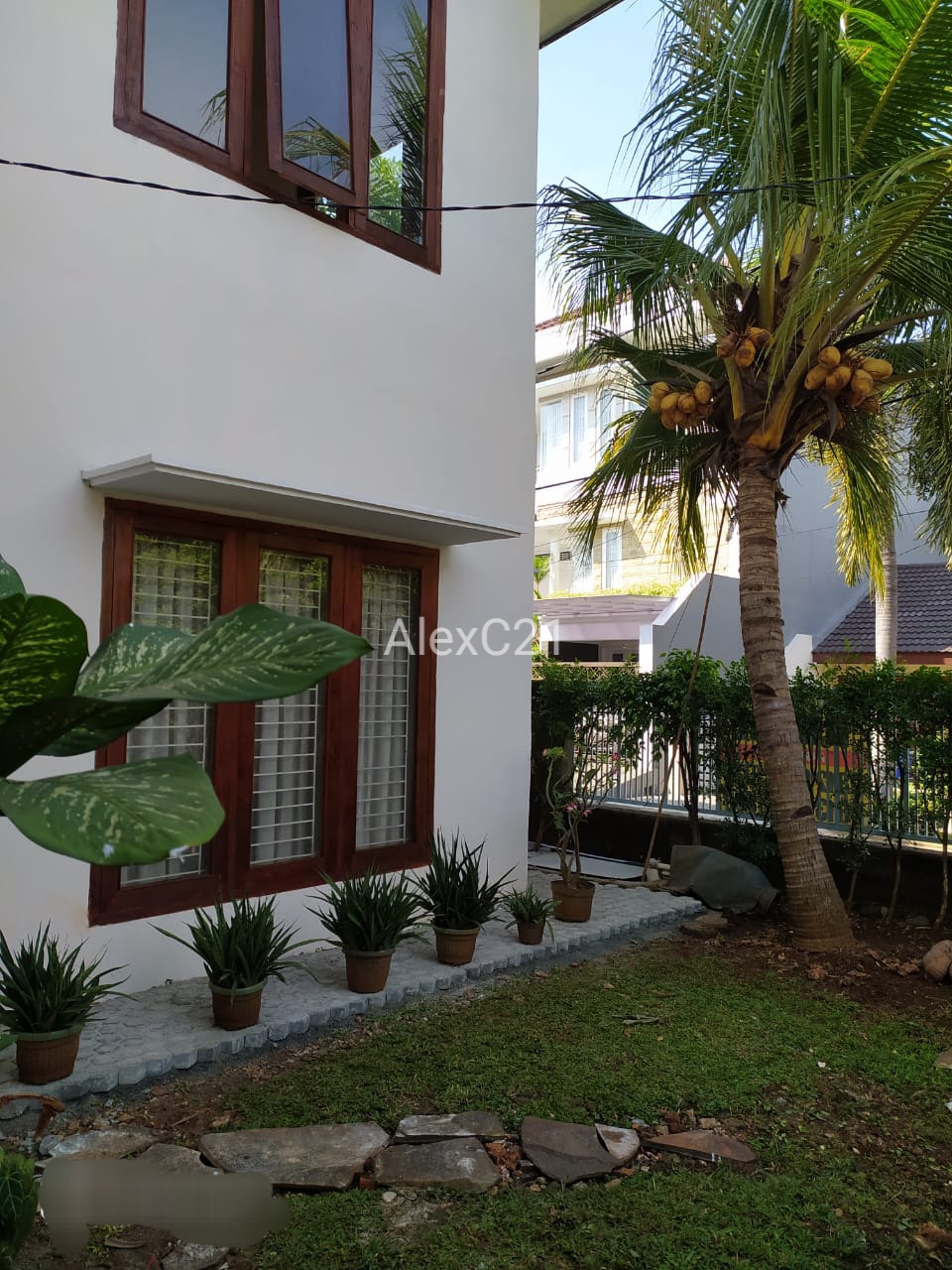 Dijual Rumah Hook komplek 2 Lantai Bonus Kos 8 Pintu di Bekasi