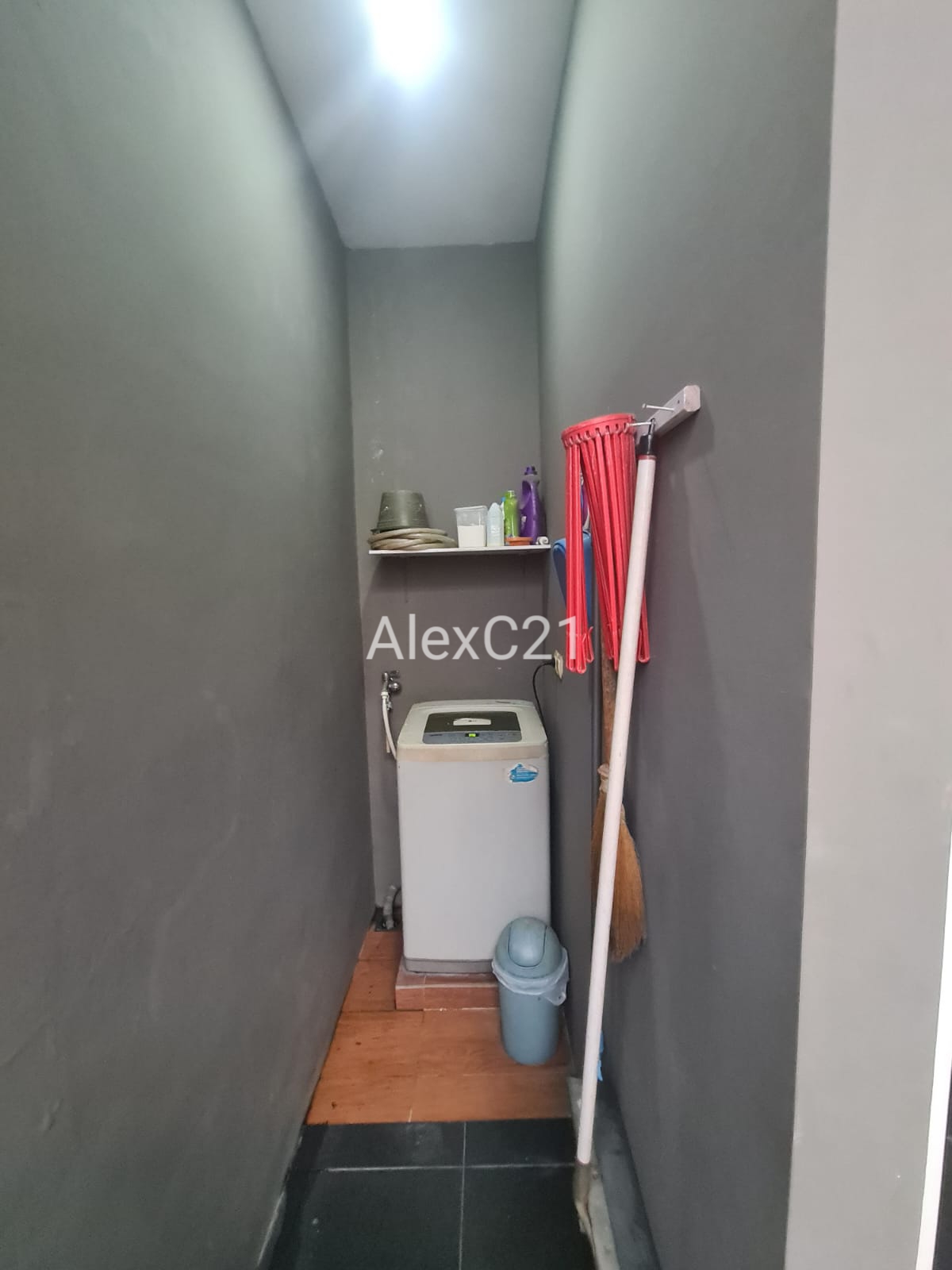 Dijual Rumah Cluster Semifurnished di Golden City, Teluk Pucung