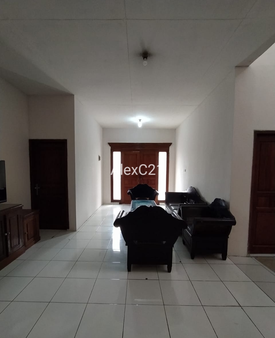 Dijual Rumah Hook komplek 2 Lantai Bonus Kos 8 Pintu di Bekasi