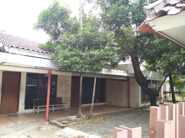 Dijual Rumah Tua di Jl. S. Parman, Jakarta Barat
