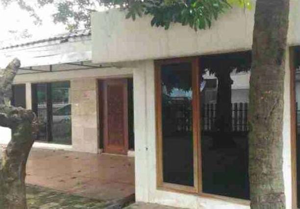 Dijual Rumah Tua di Jl. S. Parman, Jakarta Barat