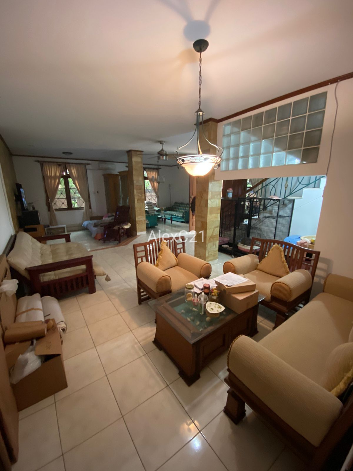 Dijual Rumah hook di jalan utama di Pamulang Villa,  Pd. Benda