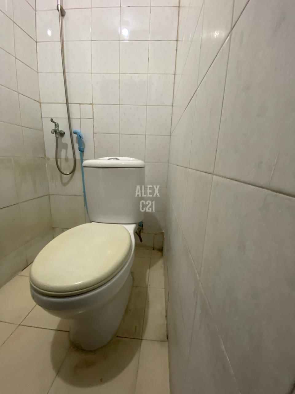 Jual rumah komplek 2 lantai  di Duren Sawit, Jakarta Timur