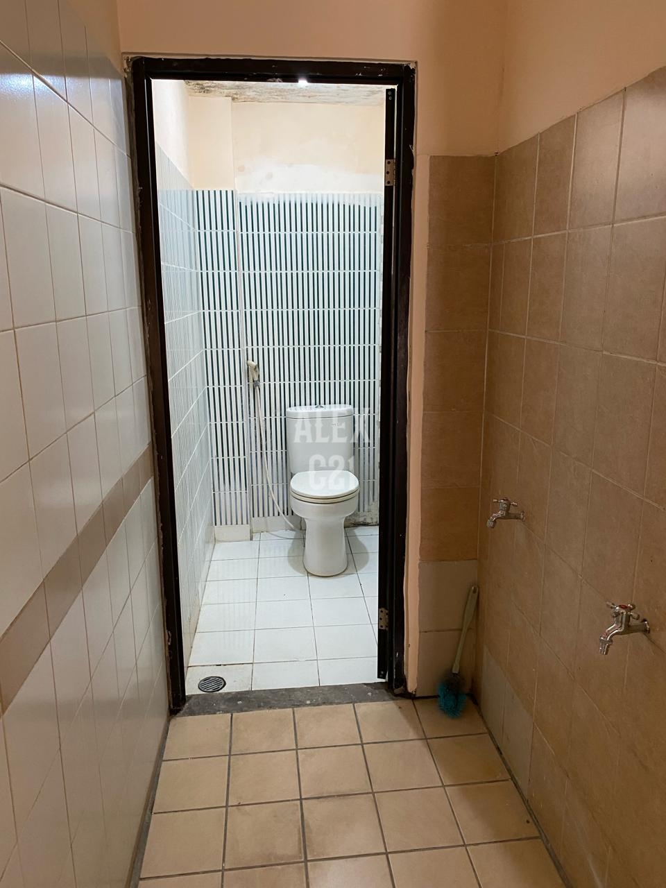 Jual rumah komplek 2 lantai  di Duren Sawit, Jakarta Timur