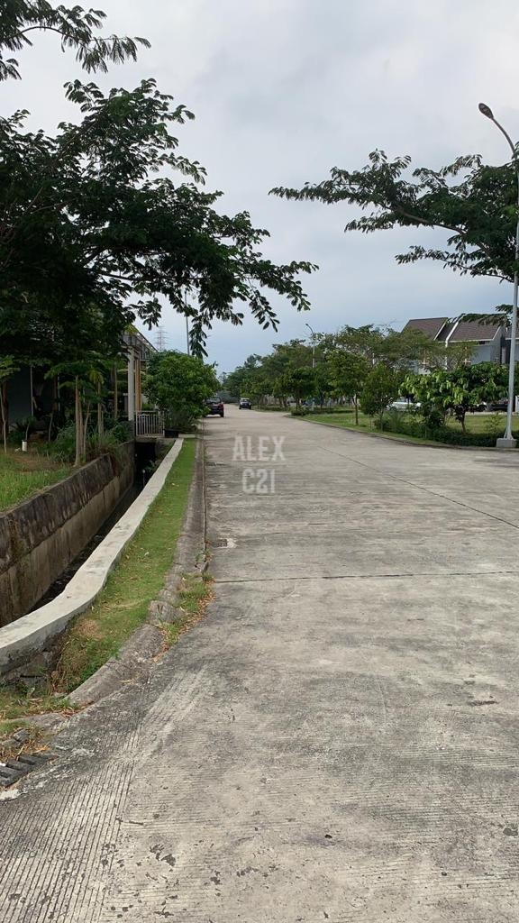 Dijual rumah hoek di Kota Harapan Indah, Bekasi Utara