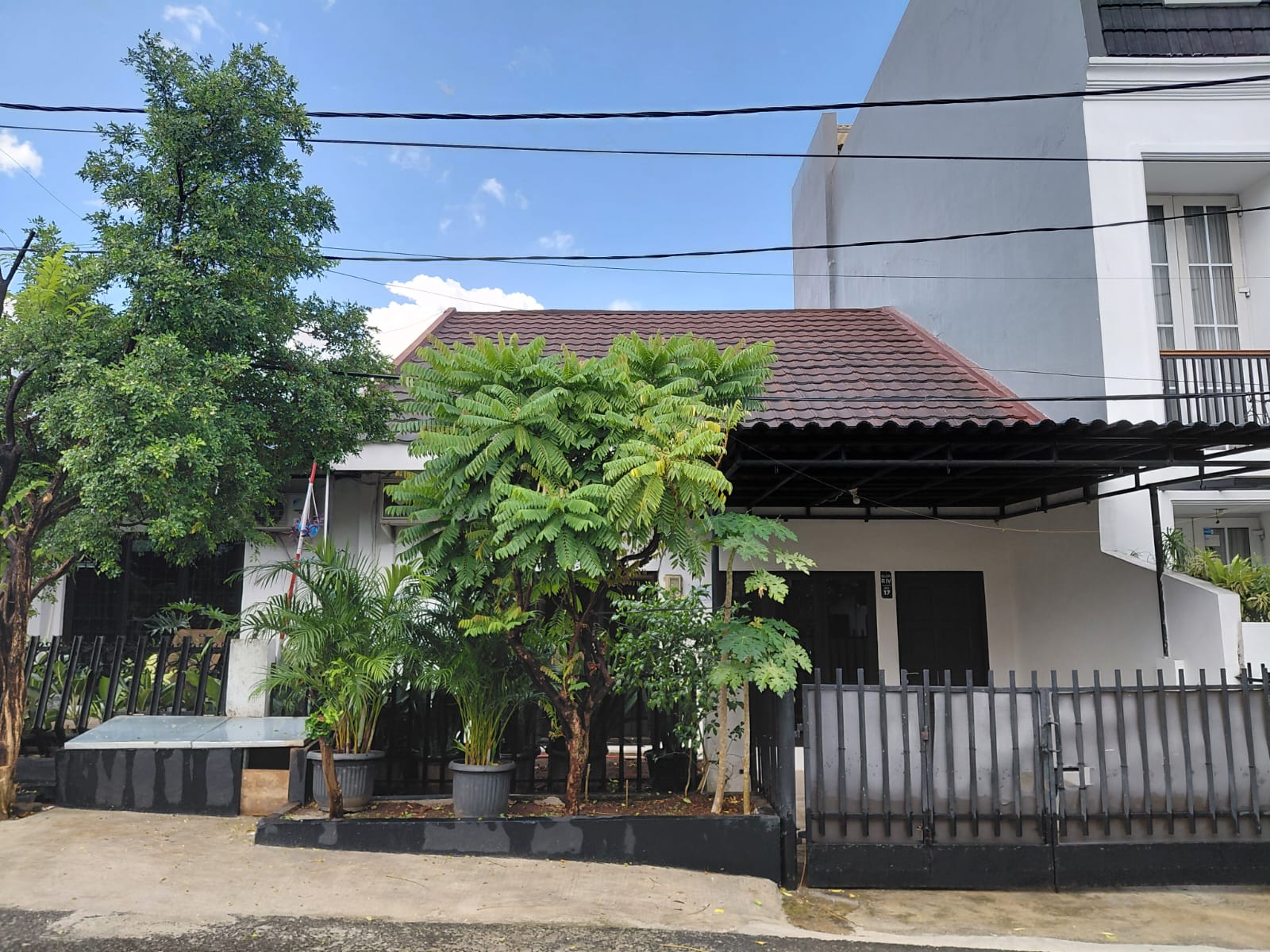 Disewakan Rumah Komplek PTB DurenSawit. Hub 0818606016