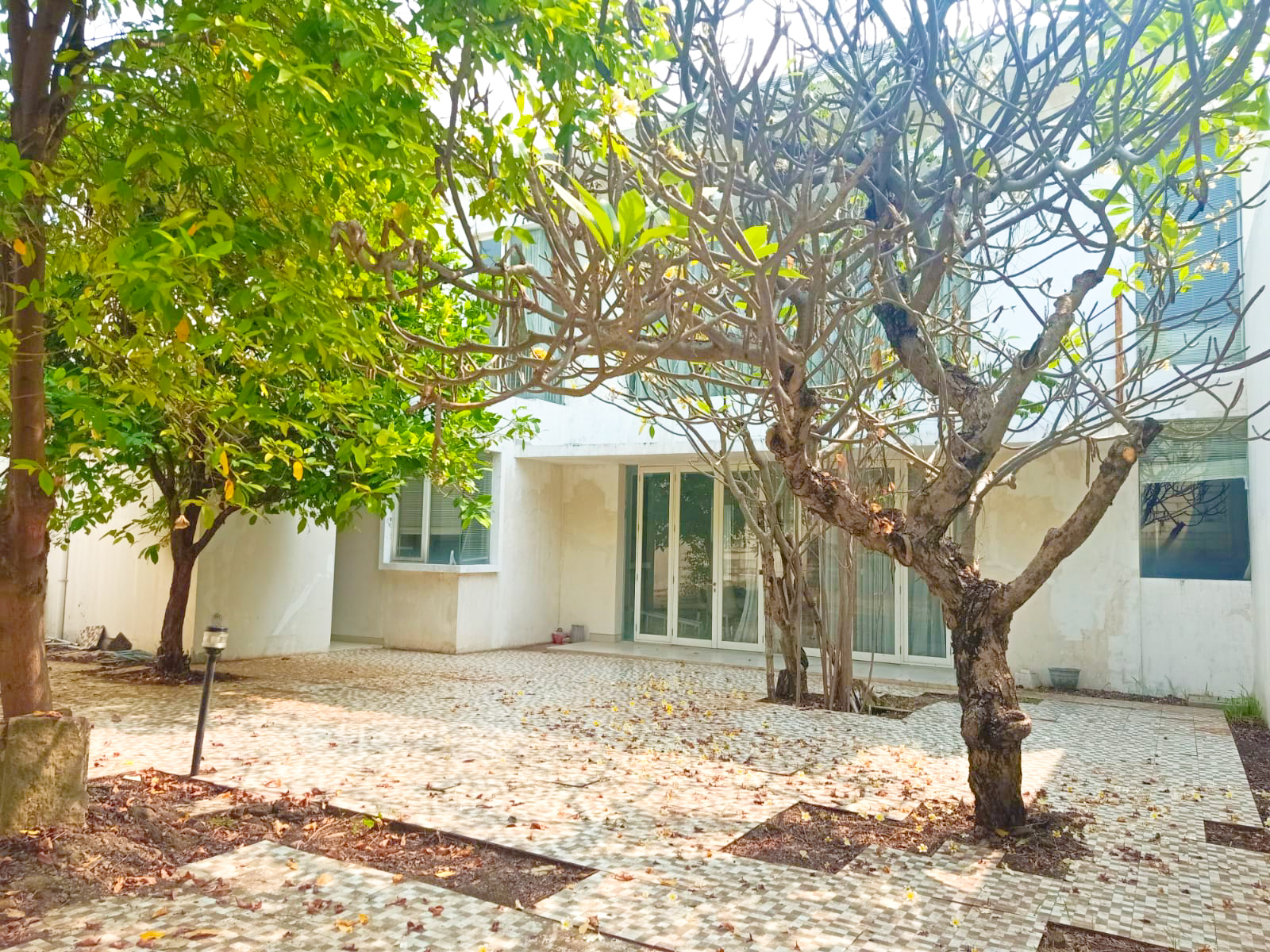 Disewakan Rumah Raya Boulevard PALM BEACH Pakuwon City Surabaya