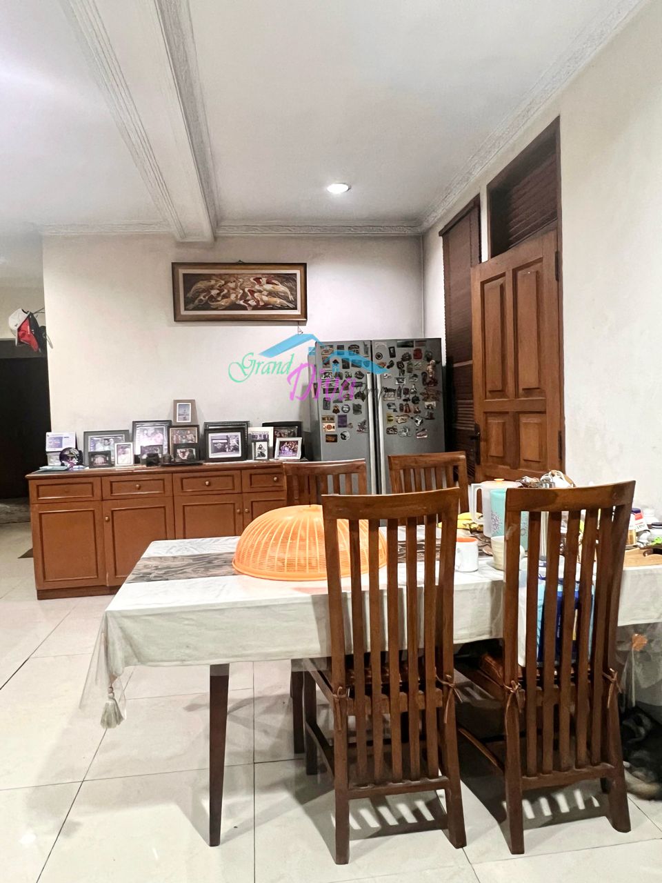 RUMAH BAGUS 2 LANTAI DI PERUMAHAN JATINEGARA BARU