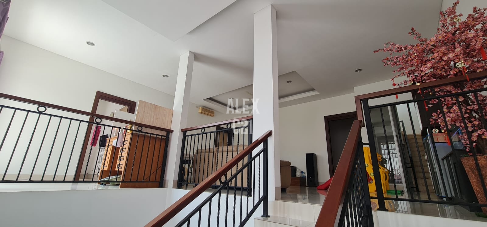 Dijual Rumah Cluster Versailles di BSD, Tangerang