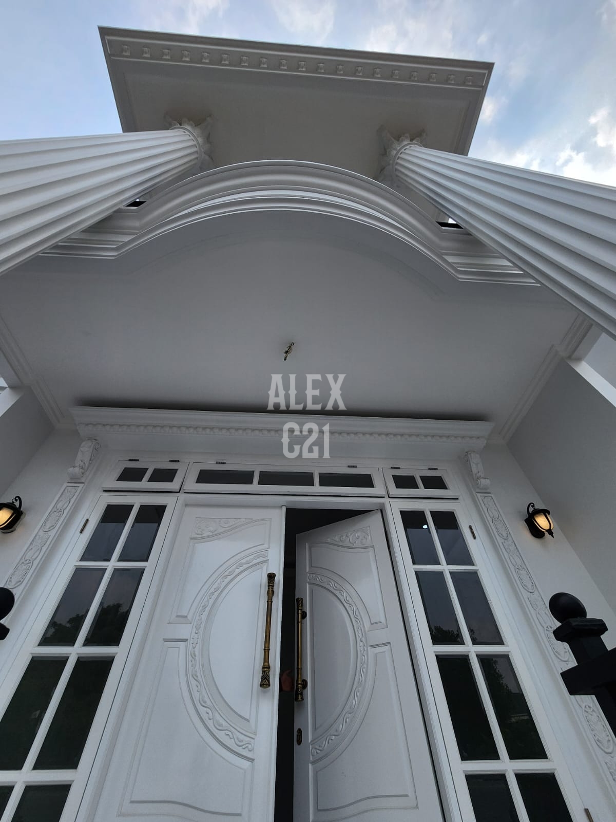 Dijual Rumah Cilandak BRAND NEW WHITE HOUSE CLASSIC LIFT