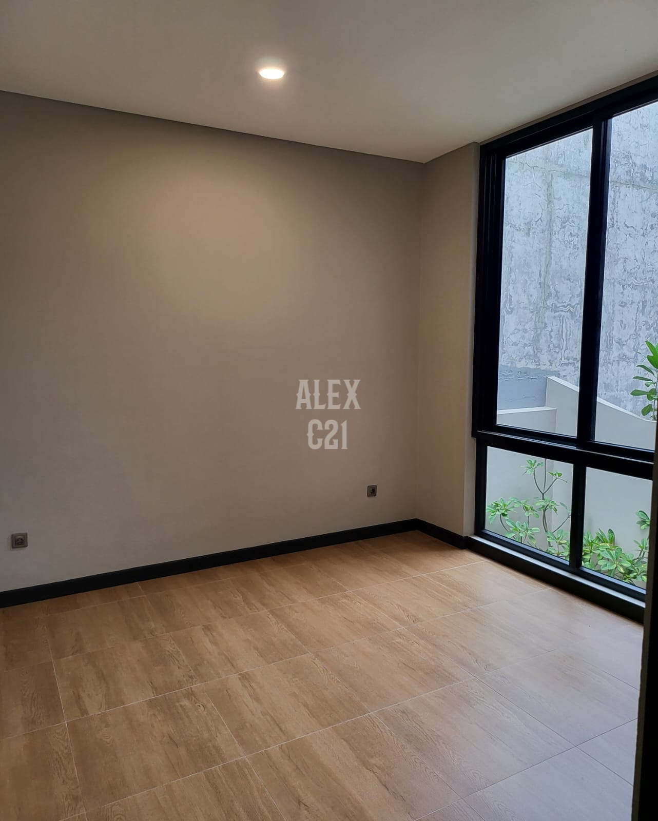 Dijual Rumah Baru Semifurnished 3,5 Lantai di Pondok Indah