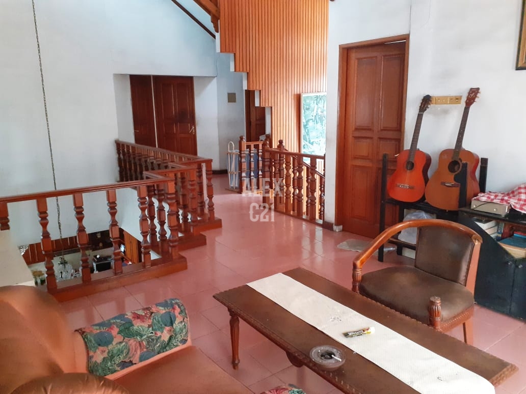 Rumah Dijual 2 Lantai siap huni di Jl. MH. Thamrin, Cikokol