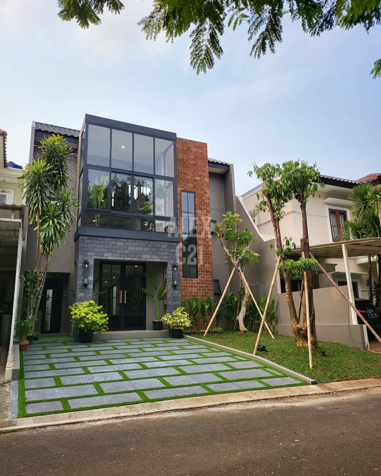 Dijual Rumah Baru Semifurnished 3,5 Lantai di Pondok Indah