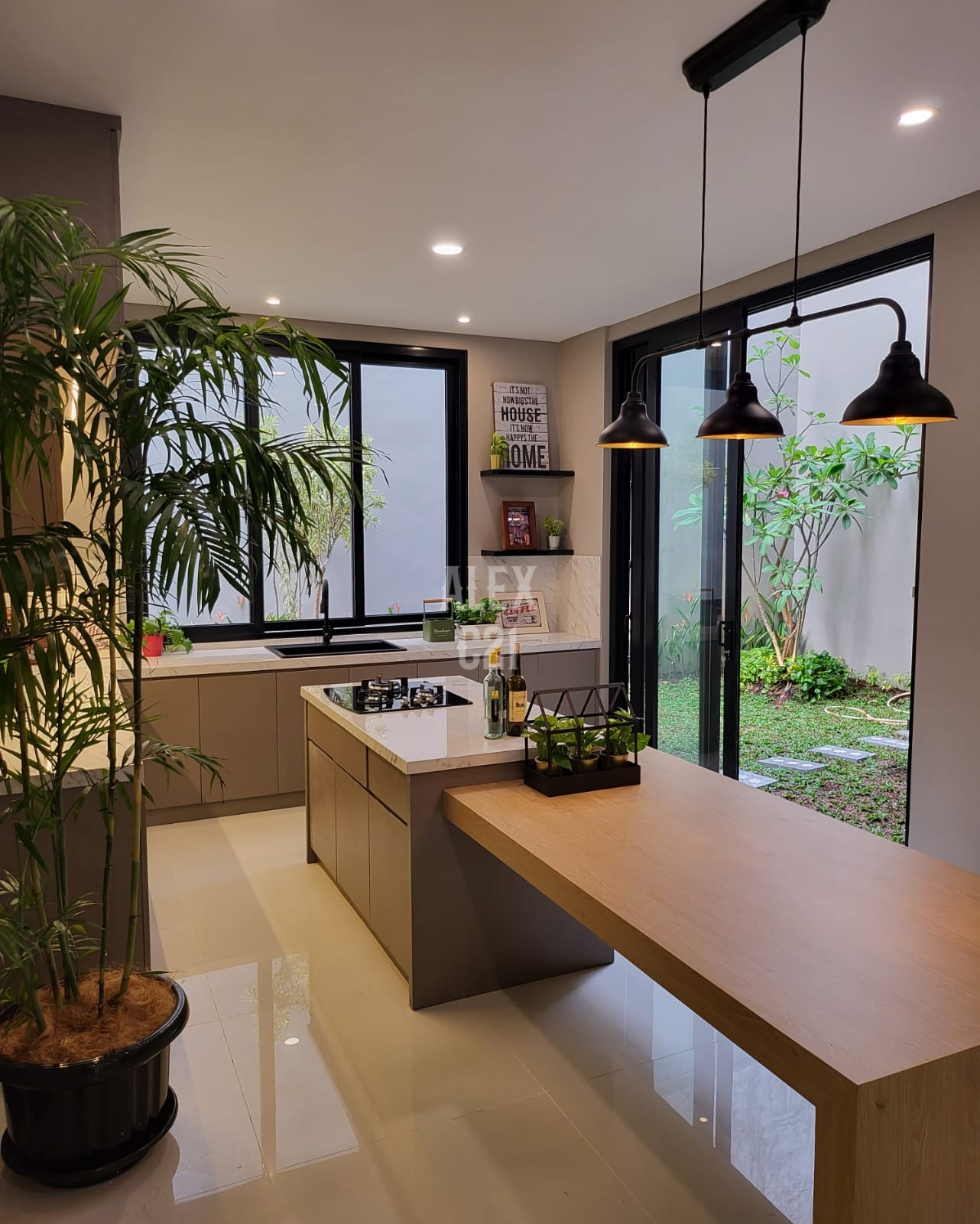 Dijual Rumah Baru Semifurnished 3,5 Lantai di Pondok Indah